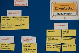 Bild: Ergebnisse der Diskussionen auf Moderationskarten