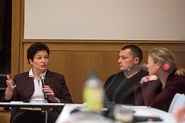 Bild: Diskussion im Plenum